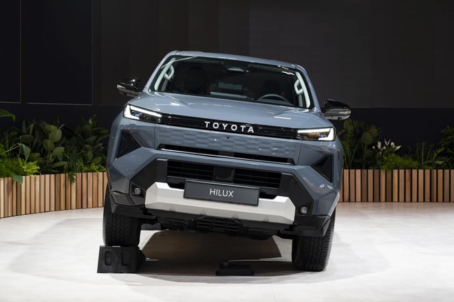 Toyota Hilux thế hệ 9 ra mắt: Huyền thoại "nồi đồng cối đá" điện hóa cùng thiết kế mới gây tranh cãi- Ảnh 4.