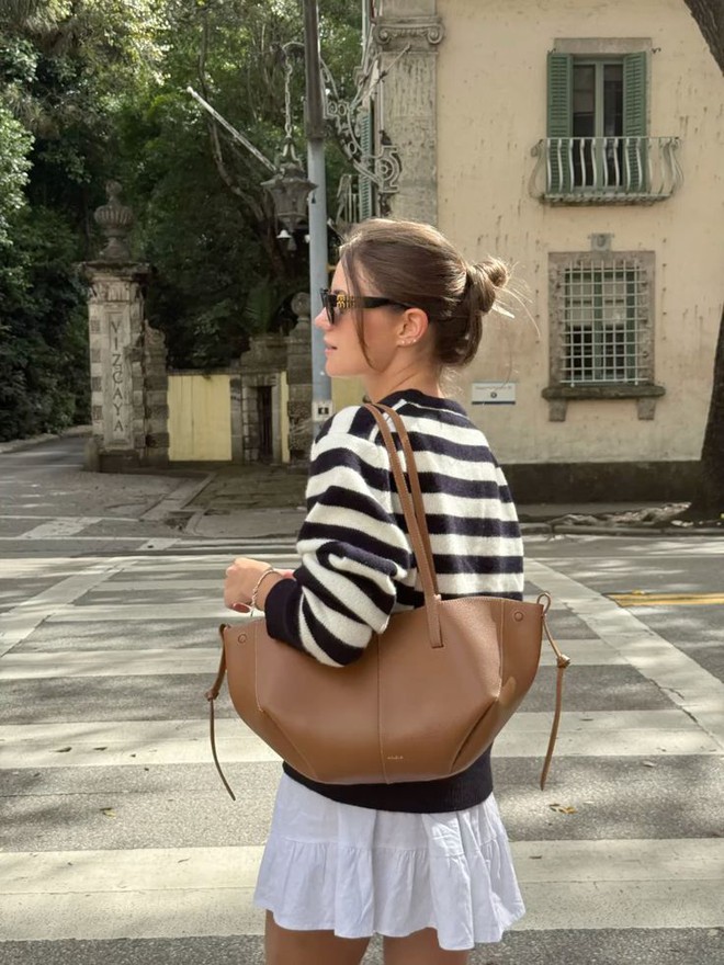 Pol&egrave;ne sắp tăng gi&aacute;, d&acirc;n t&igrave;nh xếp h&agrave;ng d&agrave;i tranh thủ mua gom- Ảnh 5.