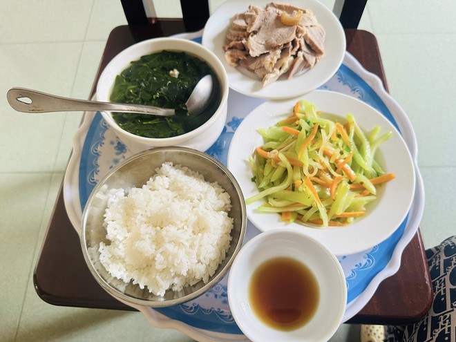 Thực đơn cơm cữ giúp mẹ bỉm hút đều 2 lít sữa mỗi ngày: Những mâm cơm giản dị nhưng Thực đơn cơm cữ giúp mẹ bỉm hút đều 2 lít sữa mỗi ngày: Những mâm cơm giản dị nhưng