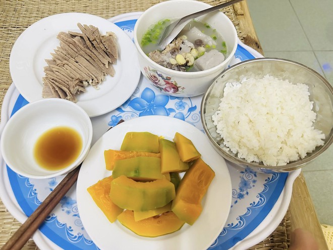 Thực đơn cơm cữ giúp mẹ bỉm hút đều 2 lít sữa mỗi ngày: Những mâm cơm giản dị nhưng Thực đơn cơm cữ giúp mẹ bỉm hút đều 2 lít sữa mỗi ngày: Những mâm cơm giản dị nhưng