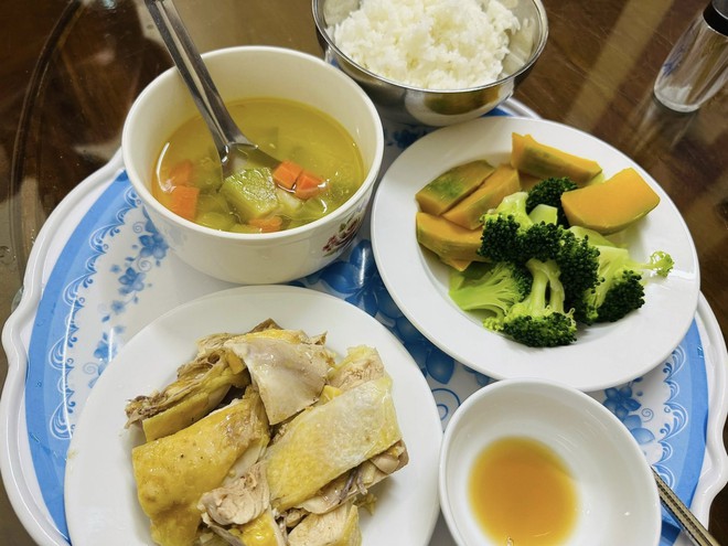 Thực đơn cơm cữ giúp mẹ bỉm hút đều 2 lít sữa mỗi ngày: Những mâm cơm giản dị nhưng Thực đơn cơm cữ giúp mẹ bỉm hút đều 2 lít sữa mỗi ngày: Những mâm cơm giản dị nhưng