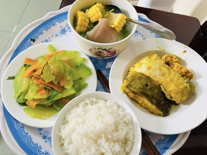 Thực đơn cơm cữ giúp mẹ bỉm hút đều 2 lít sữa mỗi ngày: Những mâm cơm giản dị nhưng Thực đơn cơm cữ giúp mẹ bỉm hút đều 2 lít sữa mỗi ngày: Những mâm cơm giản dị nhưng