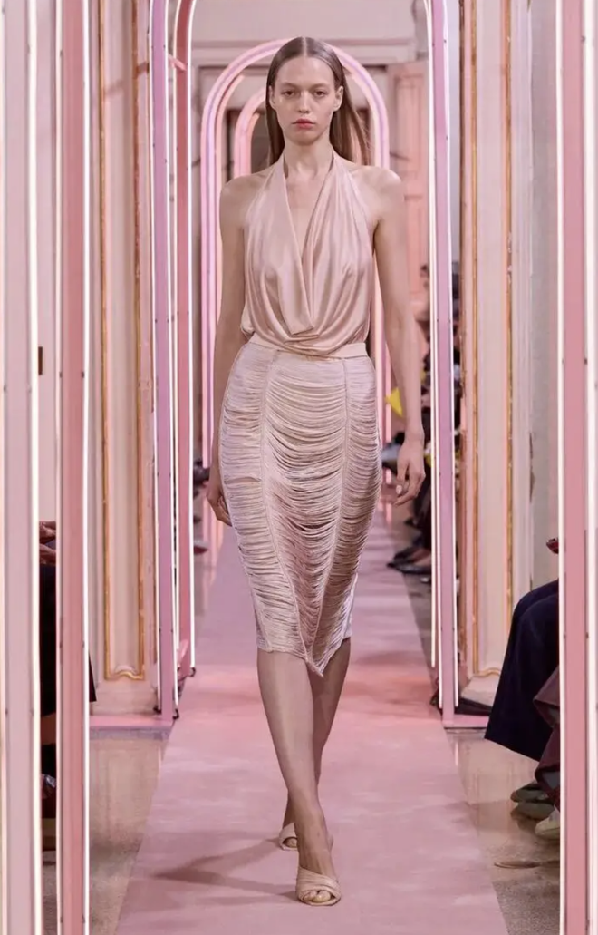 Dự b&aacute;o 10 gam m&agrave;u thống trị Xu&acirc;n H&egrave; 2026: Từ "chữa l&agrave;nh" dịu nhẹ đến rực rỡ ki&ecirc;u h&atilde;nh, mặc l&ecirc;n l&agrave; thấy kh&iacute; chất ng&uacute;t ng&agrave;n- Ảnh 31.