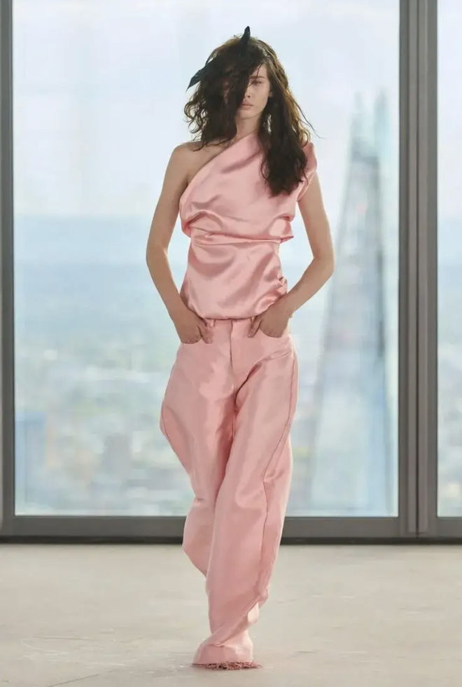 Dự b&aacute;o 10 gam m&agrave;u thống trị Xu&acirc;n H&egrave; 2026: Từ "chữa l&agrave;nh" dịu nhẹ đến rực rỡ ki&ecirc;u h&atilde;nh, mặc l&ecirc;n l&agrave; thấy kh&iacute; chất ng&uacute;t ng&agrave;n- Ảnh 30.