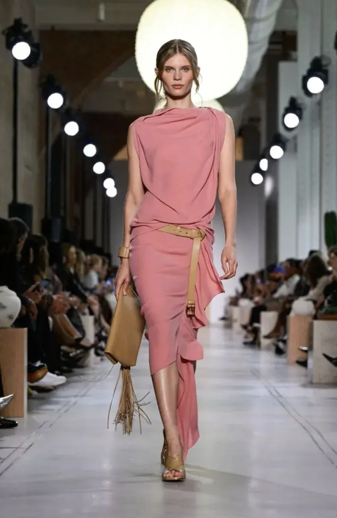 Dự b&aacute;o 10 gam m&agrave;u thống trị Xu&acirc;n H&egrave; 2026: Từ "chữa l&agrave;nh" dịu nhẹ đến rực rỡ ki&ecirc;u h&atilde;nh, mặc l&ecirc;n l&agrave; thấy kh&iacute; chất ng&uacute;t ng&agrave;n- Ảnh 37.