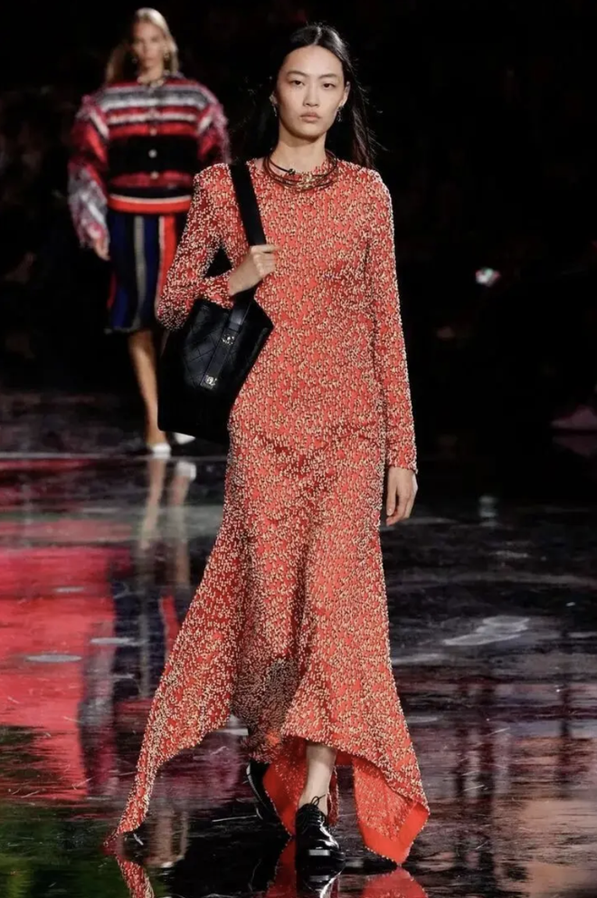 Dự b&aacute;o 10 gam m&agrave;u thống trị Xu&acirc;n H&egrave; 2026: Từ "chữa l&agrave;nh" dịu nhẹ đến rực rỡ ki&ecirc;u h&atilde;nh, mặc l&ecirc;n l&agrave; thấy kh&iacute; chất ng&uacute;t ng&agrave;n- Ảnh 60.