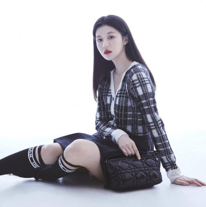 "Nữ thần dao k&eacute;o đẹp nhất xứ H&agrave;n" d&aacute;ng mảnh, săn chắc nhưng kh&ocirc;ng gầy g&ograve; d&ugrave; kh&ocirc;ng ăn ki&ecirc;ng: Đ&acirc;y l&agrave; b&iacute; quyết của c&ocirc; ấy!- Ảnh 2.