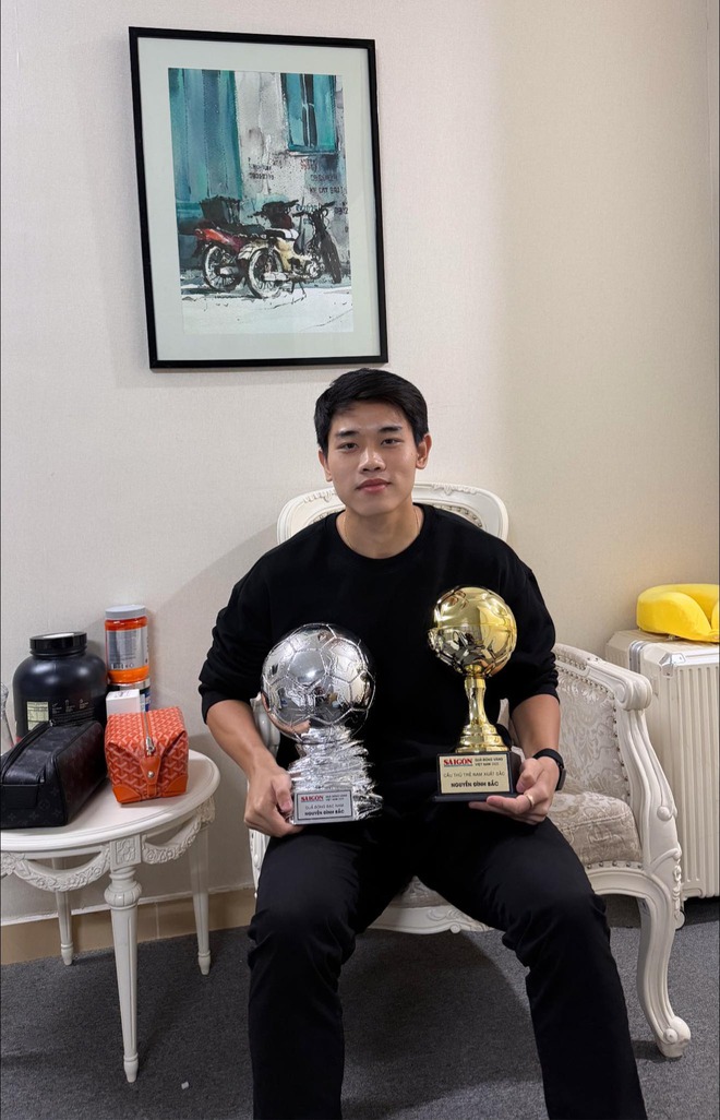 Clip 35s ở tuổi 18 của Đình Bắc chỉ muốn Clip 35s ở tuổi 18 của Đình Bắc chỉ muốn