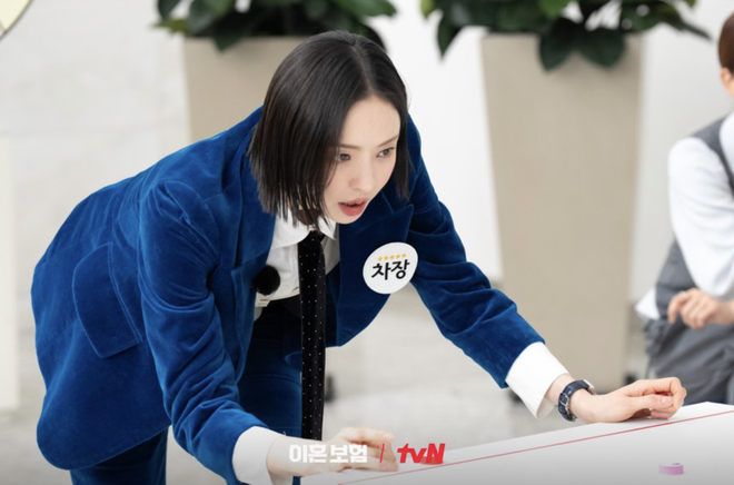 Minh tinh 40 tuổi khiến netizen chia 2 phe- Ảnh 12.