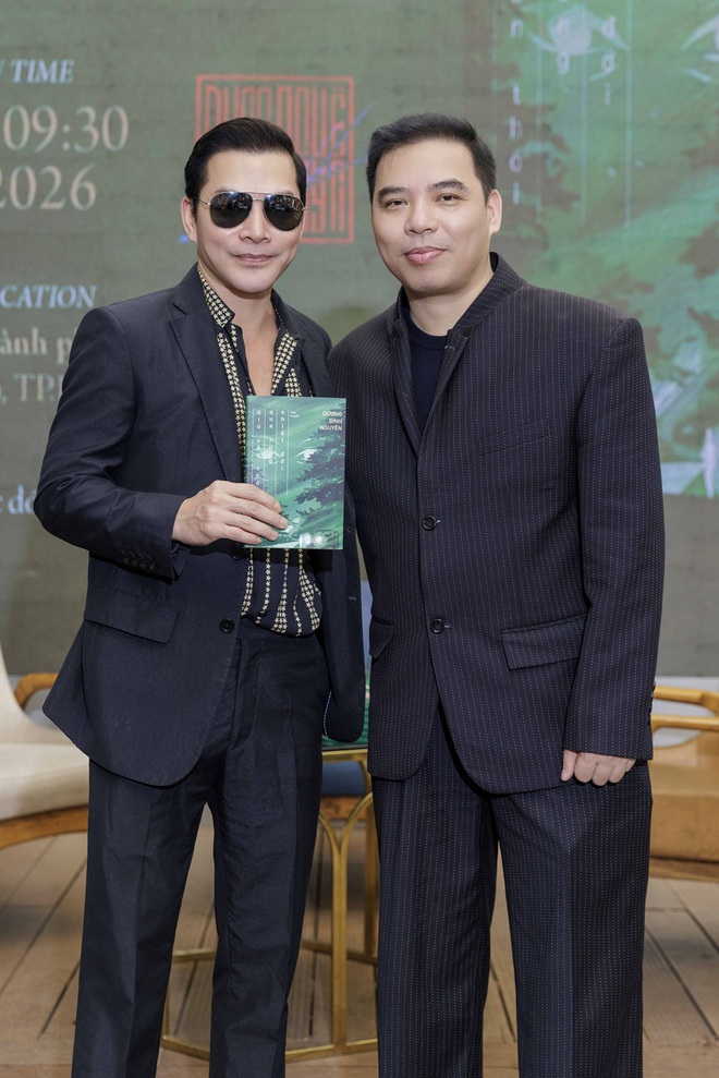 Tăng Thanh Hà, Trần Bảo Sơn và dàn sao Việt dự sự kiện ra mắt sách- Ảnh 1. Tăng Thanh Hà, Trần Bảo Sơn và dàn sao Việt dự sự kiện ra mắt sách- Ảnh 1.