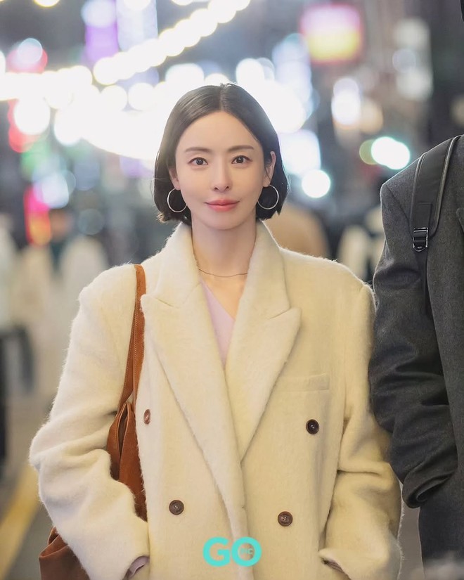 Minh tinh 40 tuổi khiến netizen chia 2 phe- Ảnh 13.