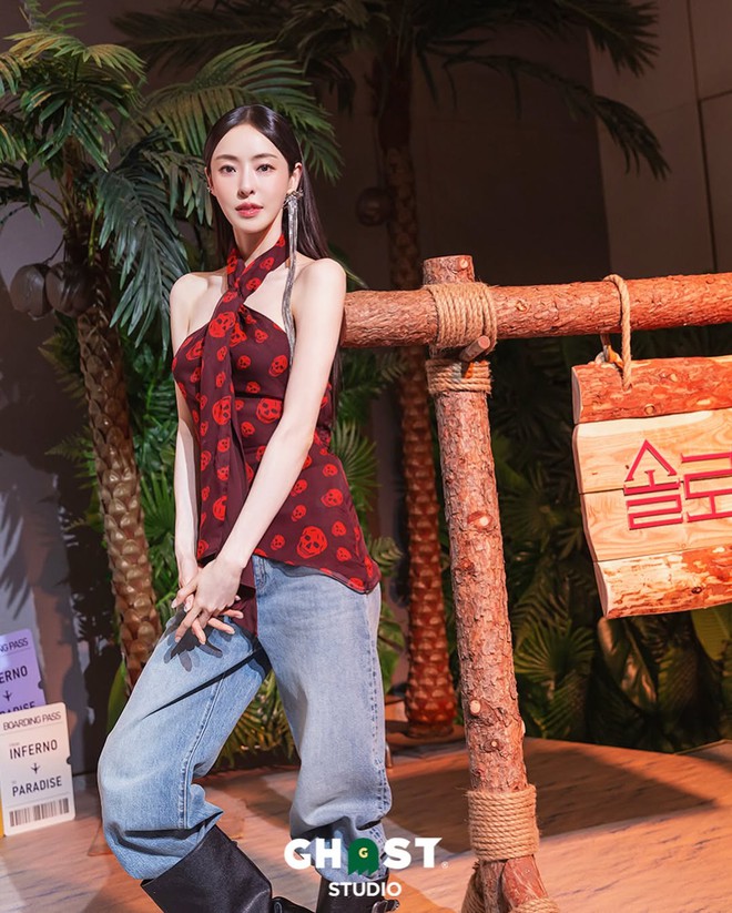 Minh tinh 40 tuổi khiến netizen chia 2 phe- Ảnh 2.