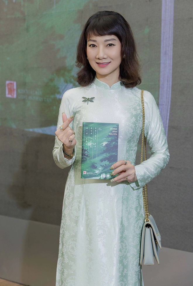 Tăng Thanh Hà, Trần Bảo Sơn và dàn sao Việt dự sự kiện ra mắt sách- Ảnh 7. Tăng Thanh Hà, Trần Bảo Sơn và dàn sao Việt dự sự kiện ra mắt sách- Ảnh 7.