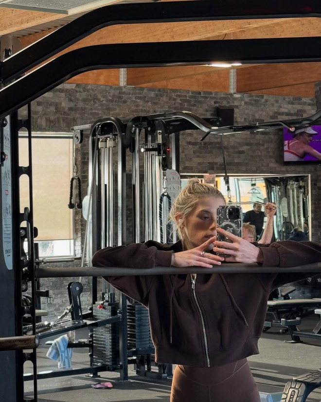 Từ bộ xương khô trở nên tràn đầy sức sống: Hành trình chữa lành của cô gái từng bị cân nặng kiểm soát cả cuộc đời- Ảnh 9. Từ bộ xương khô trở nên tràn đầy sức sống: Hành trình chữa lành của cô gái từng bị cân nặng kiểm soát cả cuộc đời- Ảnh 9.