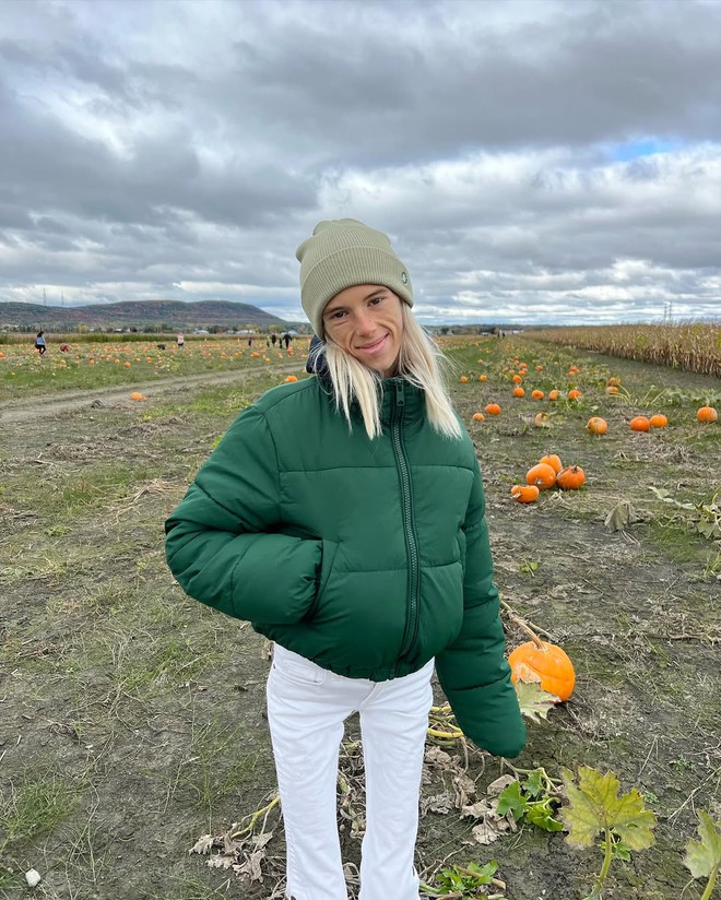 Từ bộ xương khô trở nên tràn đầy sức sống: Hành trình chữa lành của cô gái từng bị cân nặng kiểm soát cả cuộc đời- Ảnh 1. Từ bộ xương khô trở nên tràn đầy sức sống: Hành trình chữa lành của cô gái từng bị cân nặng kiểm soát cả cuộc đời- Ảnh 1.