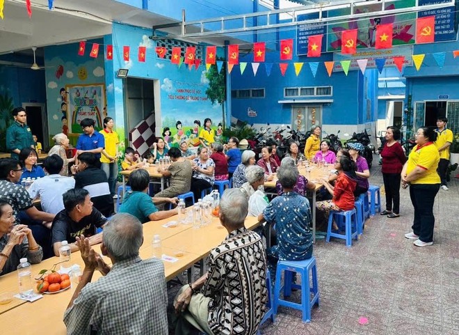 Rực rỡ sắc v&agrave;ng: C&aacute;c đơn vị đồng loạt hưởng ứng ng&agrave;y cao điểm &ldquo;Xu&acirc;n Sẻ Chia&rdquo;- Ảnh 5.