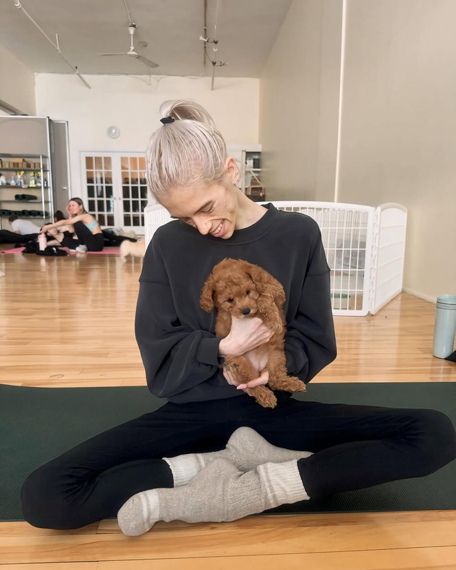 Từ bộ xương khô trở nên tràn đầy sức sống: Hành trình chữa lành của cô gái từng bị cân nặng kiểm soát cả cuộc đời- Ảnh 8. Từ bộ xương khô trở nên tràn đầy sức sống: Hành trình chữa lành của cô gái từng bị cân nặng kiểm soát cả cuộc đời- Ảnh 8.