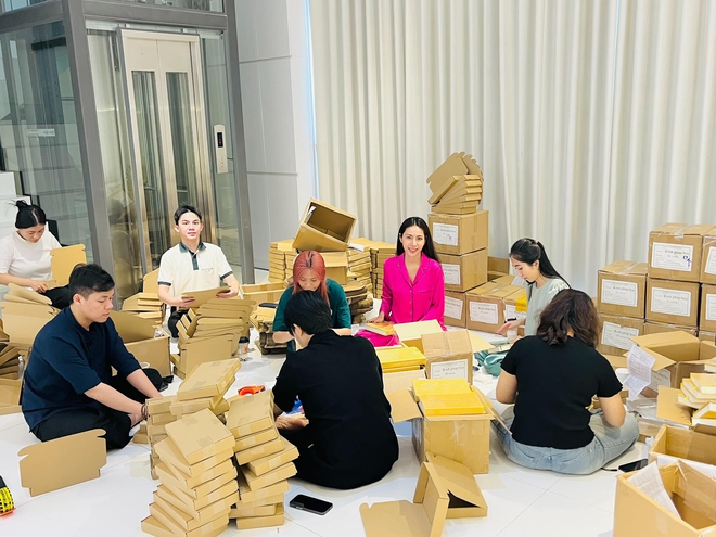 Nữ ca sĩ ở biệt thự 300 m2: Ăn chay trường, muốn sống hướng nội hết phần đời còn lại sau biến cố- Ảnh 2. Nữ ca sĩ ở biệt thự 300 m2: Ăn chay trường, muốn sống hướng nội hết phần đời còn lại sau biến cố- Ảnh 2.