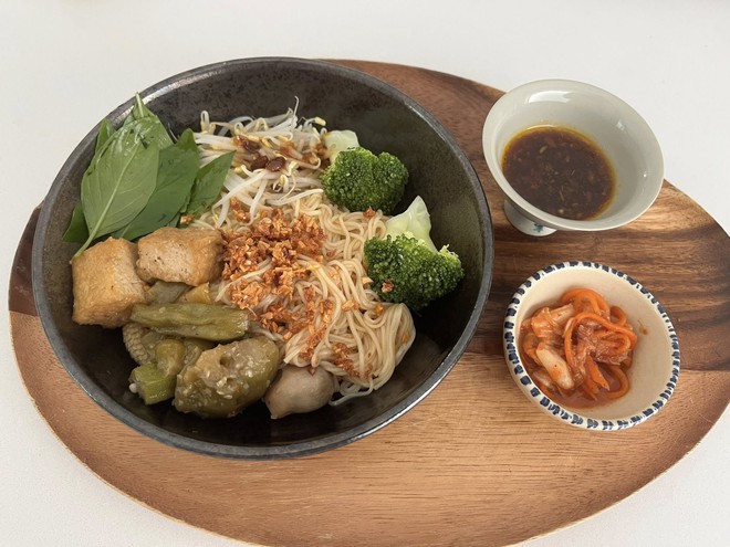 Nữ ca sĩ ở biệt thự 300 m2: Ăn chay trường, muốn sống hướng nội hết phần đời còn lại sau biến cố- Ảnh 4. Nữ ca sĩ ở biệt thự 300 m2: Ăn chay trường, muốn sống hướng nội hết phần đời còn lại sau biến cố- Ảnh 4.