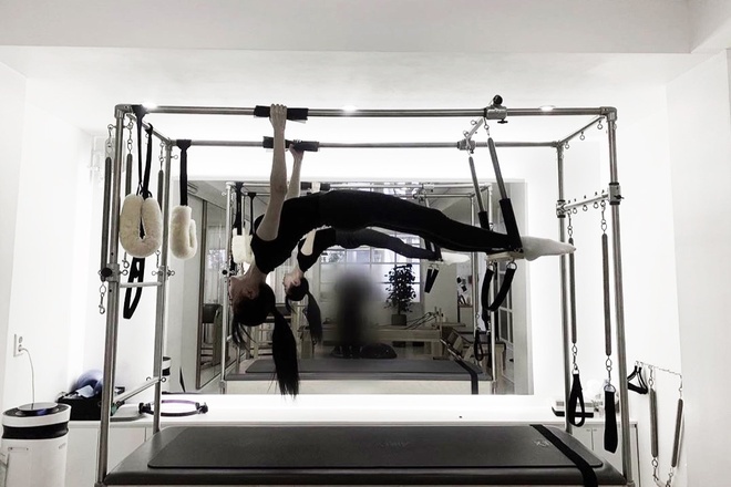 Nữ idol gãy cổ vì tập pilates- Ảnh 11. Nữ idol gãy cổ vì tập pilates- Ảnh 11.