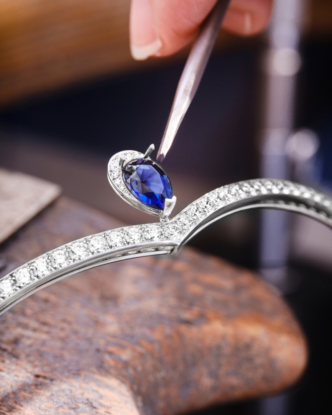 Chaumet "Envol": Đ&ocirc;i c&aacute;nh ngọc giữa bầu trời xanh- Ảnh 8.
