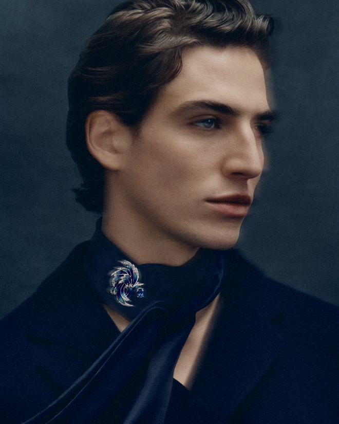 Chaumet "Envol": Đ&ocirc;i c&aacute;nh ngọc giữa bầu trời xanh- Ảnh 1.