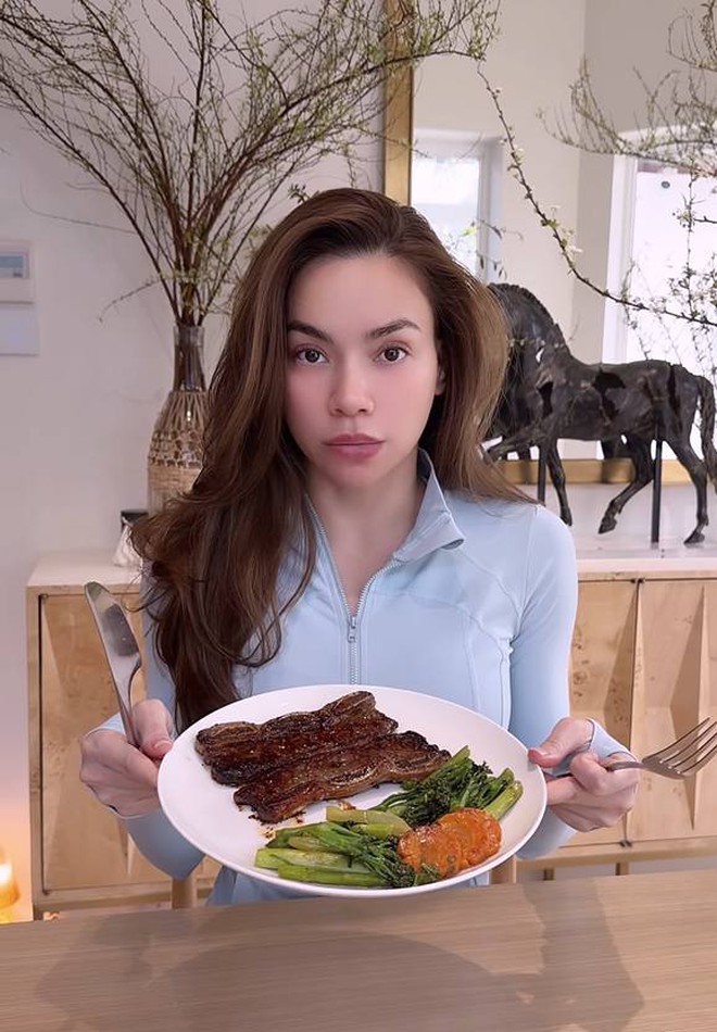 Hồ Ngọc Hà tiết lộ thực đơn xuống 2kg trong 3 tuần, "độ" dáng đón Tết: Da căng mọng, dáng vẫn xinh nhờ 1 loại thịt và 1 nước- Ảnh 4. Hồ Ngọc Hà tiết lộ thực đơn xuống 2kg trong 3 tuần, "độ" dáng đón Tết: Da căng mọng, dáng vẫn xinh nhờ 1 loại thịt và 1 nước- Ảnh 4.