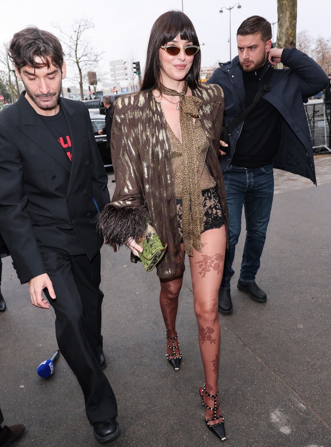 Mỹ nh&acirc;n 18+ vướng tranh c&atilde;i v&igrave; trang phục: Body n&eacute;t tới mức muốn mặc g&igrave; cũng được đ&acirc;y sao?- Ảnh 8.