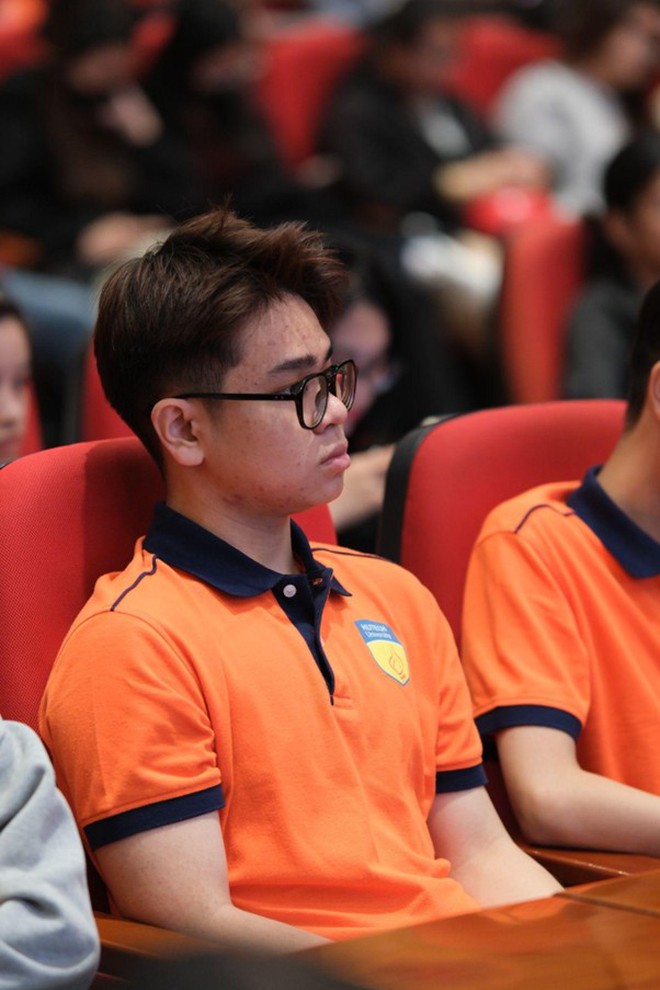 Talkshow "Ba mặt Nhiều lời" có gì: Chuyện chi tiêu của người trẻ, lời thú thật từ chuyên gia và loạt bí kíp "dễ vậy mà lâu nay không biết"- Ảnh 8. Talkshow "Ba mặt Nhiều lời" có gì: Chuyện chi tiêu của người trẻ, lời thú thật từ chuyên gia và loạt bí kíp "dễ vậy mà lâu nay không biết"- Ảnh 8.