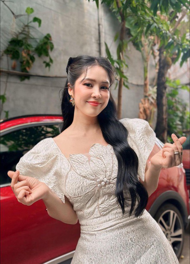 Lê Phương tuổi 40 da căng bóng khiến chồng không ngừng cưng nựng: Có 3 mẹo giữ collagen đáng học hỏi, chị em tuổi trung niên chống già đã thử chưa?- Ảnh 3. Lê Phương tuổi 40 da căng bóng khiến chồng không ngừng cưng nựng: Có 3 mẹo giữ collagen đáng học hỏi, chị em tuổi trung niên chống già đã thử chưa?- Ảnh 3.