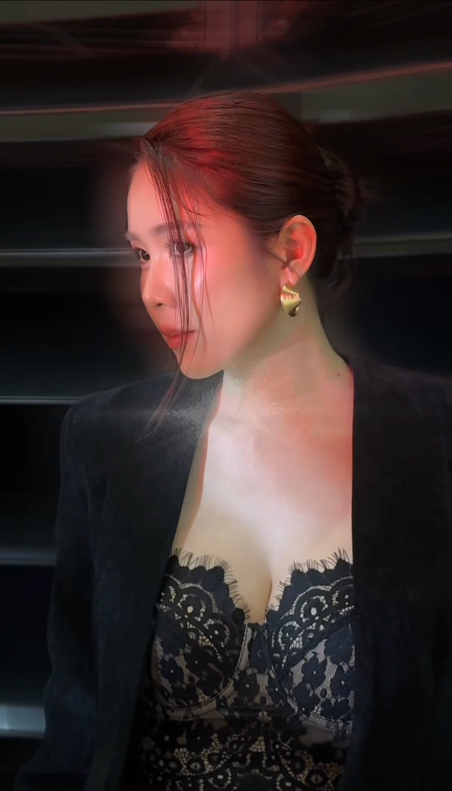 Lê Phương tuổi 40 da căng bóng khiến chồng không ngừng cưng nựng: Có 3 mẹo giữ collagen đáng học hỏi, chị em tuổi trung niên chống già đã thử chưa?- Ảnh 4. Lê Phương tuổi 40 da căng bóng khiến chồng không ngừng cưng nựng: Có 3 mẹo giữ collagen đáng học hỏi, chị em tuổi trung niên chống già đã thử chưa?- Ảnh 4.