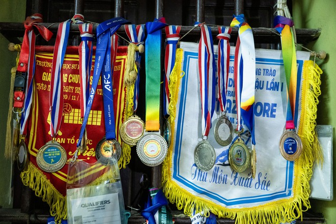 Về Nghệ An nghe chuyện chưa kể về thủ m&ocirc;n Cao Văn B&igrave;nh: "Ai nghĩ n&oacute; l&agrave; d&acirc;n thể thao đ&acirc;u, hiền qu&aacute;"- Ảnh 3.