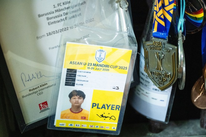 Về Nghệ An nghe chuyện chưa kể về thủ m&ocirc;n Cao Văn B&igrave;nh: "Ai nghĩ n&oacute; l&agrave; d&acirc;n thể thao đ&acirc;u, hiền qu&aacute;"- Ảnh 4.