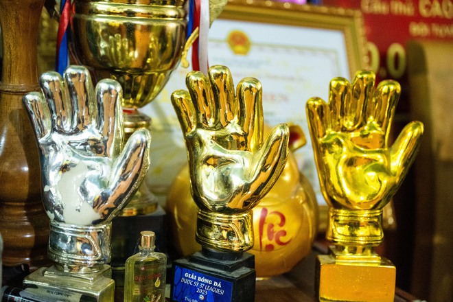 Về Nghệ An nghe chuyện chưa kể về thủ m&ocirc;n Cao Văn B&igrave;nh: "Ai nghĩ n&oacute; l&agrave; d&acirc;n thể thao đ&acirc;u, hiền qu&aacute;"- Ảnh 9.