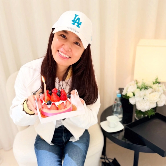 Lâm Tâm Như tuổi 50 da mộc vẫn căng mướt, tràn đầy collagen: Bí quyết đến từ những món nước quá quen với người Việt- Ảnh 2. Lâm Tâm Như tuổi 50 da mộc vẫn căng mướt, tràn đầy collagen: Bí quyết đến từ những món nước quá quen với người Việt- Ảnh 2.