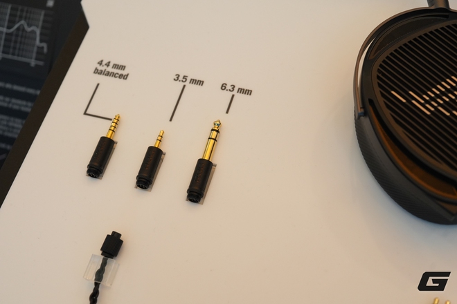 Tr&ecirc;n tay bộ đ&ocirc;i tai nghe gaming ASUS ROG mới tại CES 2026: Từ open-ear kh&ocirc;ng d&acirc;y đến tai nghe từ phẳng cao cấp- Ảnh 9.