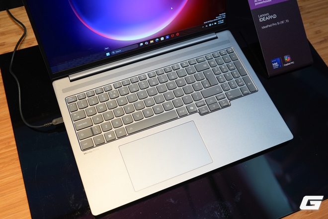 Fan bóng đá chú ý: Lenovo bắt tay cùng FIFA, đem loạt laptop phiên bản đặc biệt "World Cup 26 Edition" tới CES 2026- Ảnh 4. Fan bóng đá chú ý: Lenovo bắt tay cùng FIFA, đem loạt laptop phiên bản đặc biệt "World Cup 26 Edition" tới CES 2026- Ảnh 4.