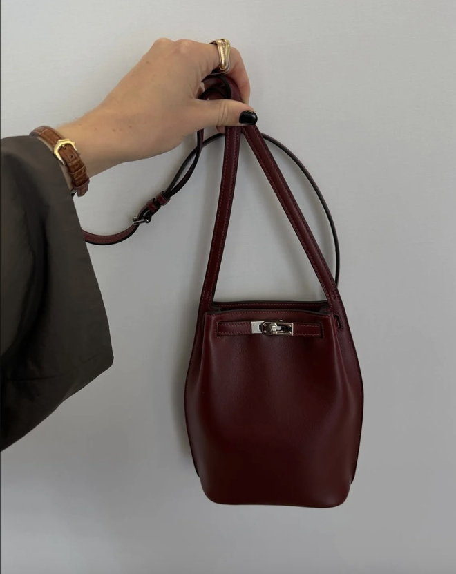 Hermès tiếp tục tạo cơn sốt với phiên bản nâng cấp từ 1 chiếc túi huyền thoại- Ảnh 10. Hermès tiếp tục tạo cơn sốt với phiên bản nâng cấp từ 1 chiếc túi huyền thoại- Ảnh 10.