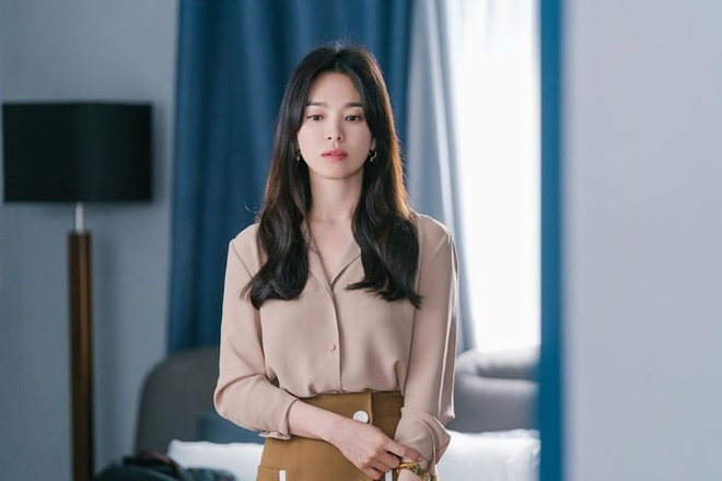 Vì sao Song Hye Kyo mặc áo sơ mi đẹp đến vậy? - Ảnh 6.