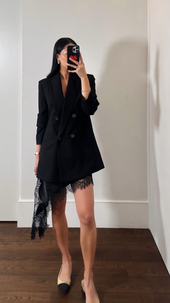 Blazer + v&aacute;y lụa ren: C&ocirc;ng thức s&agrave;nh điệu nhất thu n&agrave;y! - Ảnh 5.