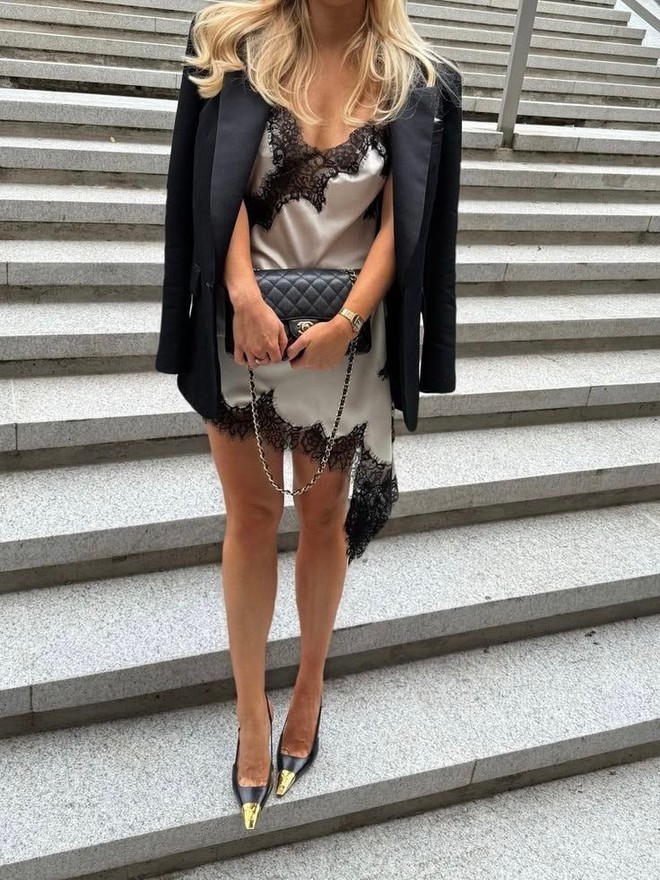 Blazer + v&aacute;y lụa ren: C&ocirc;ng thức s&agrave;nh điệu nhất thu n&agrave;y! - Ảnh 2.
