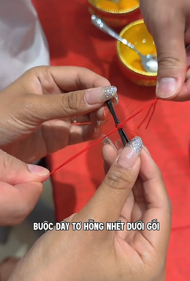 Đám cưới hot nhất khu chợ Lớn: Loạt nghi lễ lạ lùng kéo dài 6 tiếng khiến khách mời đi từ ngạc nhiên này đến ngỡ ngàng khác- Ảnh 5.