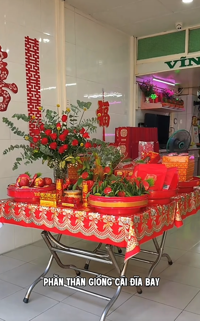 Đám cưới hot nhất khu chợ Lớn: Loạt nghi lễ lạ lùng kéo dài 6 tiếng khiến khách mời đi từ ngạc nhiên này đến ngỡ ngàng khác- Ảnh 3.