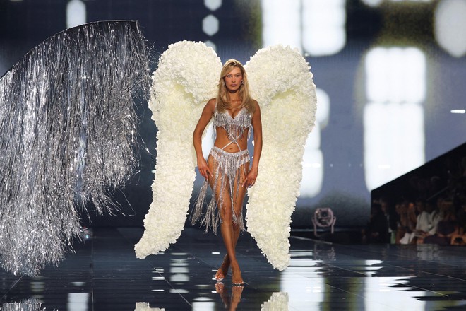 Victoria's Secret có biến trước thềm show 2026: Cựu thiên thần bật khóc vì bị loại- Ảnh 10.