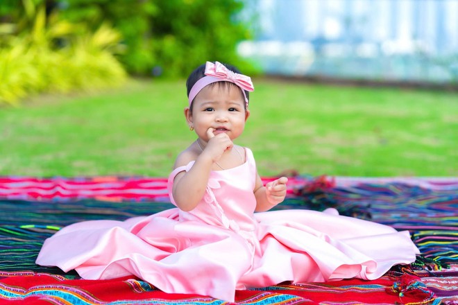 H'Hen Ni&ecirc; sắm đồ Tết cho con g&aacute;i, cẩn thận &ldquo;trừ hao&rdquo; khiến d&acirc;n t&igrave;nh cười b&ograve; - Ảnh 4.