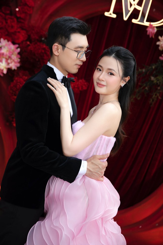 &ldquo;D&acirc;u h&agrave;o m&ocirc;n&rdquo; Midu diện đầm giấu d&aacute;ng, nghi vấn c&oacute; tin vui ở tuổi 37 - Ảnh 6.