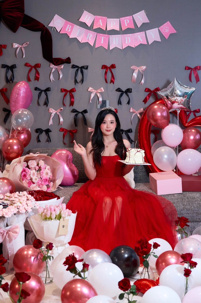 &ldquo;D&acirc;u h&agrave;o m&ocirc;n&rdquo; Midu diện đầm giấu d&aacute;ng, nghi vấn c&oacute; tin vui ở tuổi 37 - Ảnh 3.