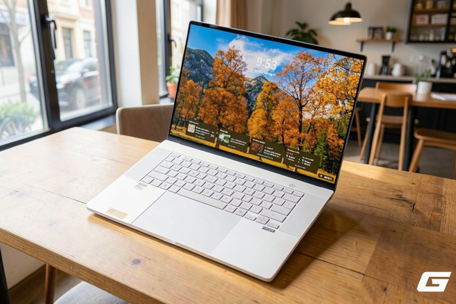 Tr&ecirc;n tay một trong những chiếc laptop đầu ti&ecirc;n chạy nền tảng RTX Spark, gi&aacute; gần 200 triệu đồng - Ảnh 29.