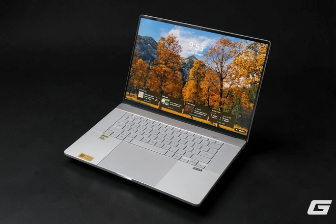 Tr&ecirc;n tay một trong những chiếc laptop đầu ti&ecirc;n chạy nền tảng RTX Spark, gi&aacute; gần 200 triệu đồng - Ảnh 27.