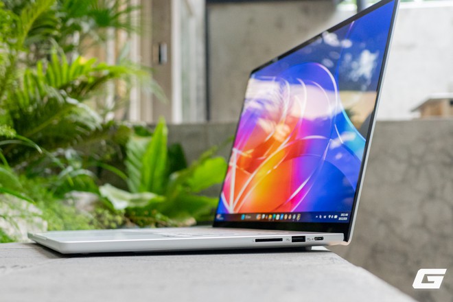 Tr&ecirc;n tay một trong những chiếc laptop đầu ti&ecirc;n chạy nền tảng RTX Spark, gi&aacute; gần 200 triệu đồng - Ảnh 41.